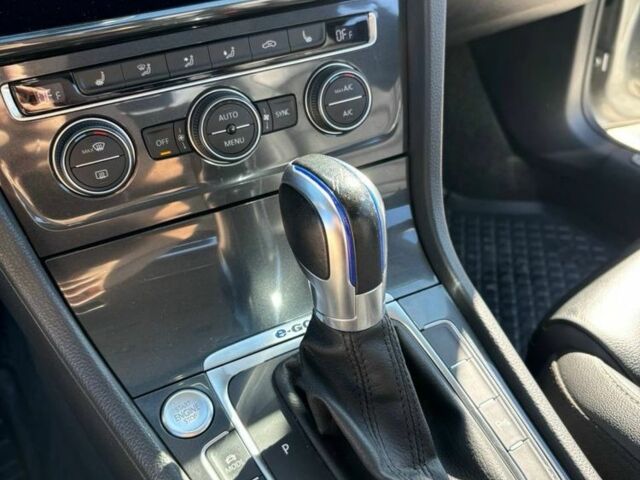 Серый Фольксваген Гольф, объемом двигателя 0 л и пробегом 94 тыс. км за 13700 $, фото 9 на Automoto.ua