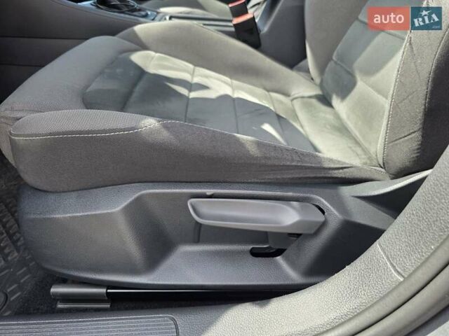Фольксваген Гольф 2017 у Мукачеве на Automoto.ua Сірий Фольксваген Гольф, об'ємом двигуна 1.4 л та пробігом 189 тис. км за 17900 $, фото 28 на Automoto.ua