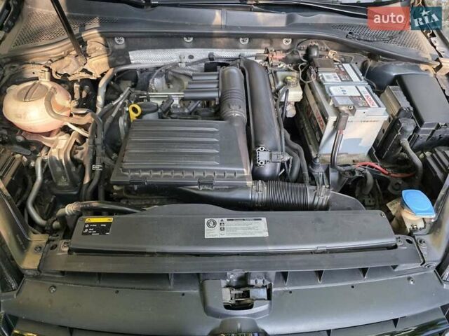 Фольксваген Гольф 2017 у Мукачеве на Automoto.ua Сірий Фольксваген Гольф, об'ємом двигуна 1.4 л та пробігом 189 тис. км за 17900 $, фото 1 на Automoto.ua