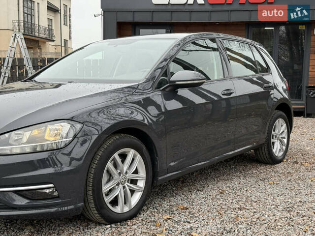 Серый Фольксваген Гольф, объемом двигателя 1.6 л и пробегом 234 тыс. км за 12300 $, фото 3 на Automoto.ua