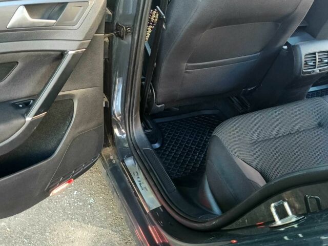 Серый Фольксваген Гольф, объемом двигателя 0 л и пробегом 120 тыс. км за 11000 $, фото 11 на Automoto.ua