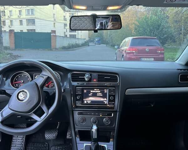 Фольксваген Гольф 2017 в Хмельницком на Automoto.ua Серый Фольксваген Гольф, объемом двигателя 1 л и пробегом 250 тыс. км за 12500 $, фото 8 на Automoto.ua