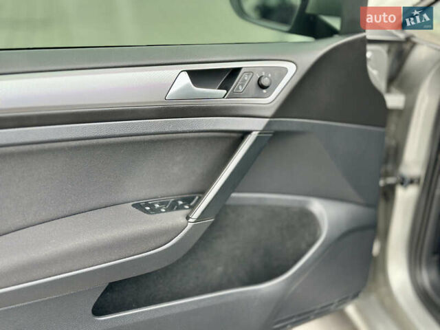 Серый Фольксваген Гольф, объемом двигателя 1.4 л и пробегом 119 тыс. км за 12900 $, фото 28 на Automoto.ua