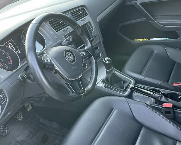 Серый Фольксваген Гольф, объемом двигателя 1.8 л и пробегом 158 тыс. км за 12500 $, фото 5 на Automoto.ua