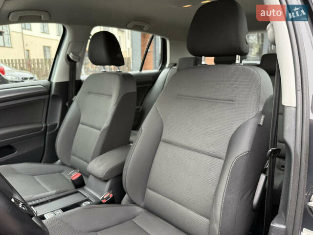 Серый Фольксваген Гольф, объемом двигателя 1.6 л и пробегом 234 тыс. км за 12300 $, фото 33 на Automoto.ua