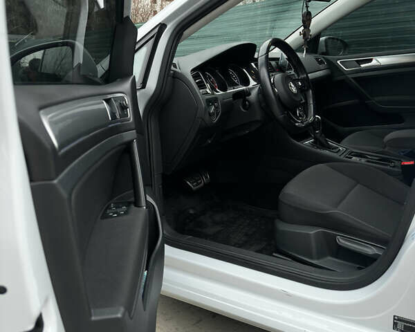 Серый Фольксваген Гольф, объемом двигателя 1.4 л и пробегом 174 тыс. км за 12800 $, фото 6 на Automoto.ua