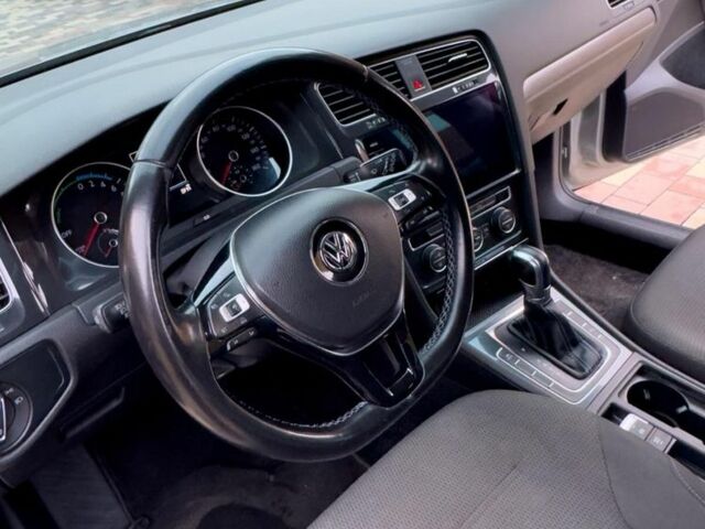 Серый Фольксваген Гольф, объемом двигателя 0 л и пробегом 180 тыс. км за 12000 $, фото 3 на Automoto.ua