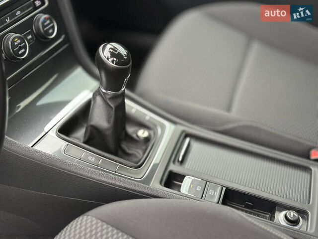 Серый Фольксваген Гольф, объемом двигателя 1.4 л и пробегом 119 тыс. км за 12900 $, фото 51 на Automoto.ua