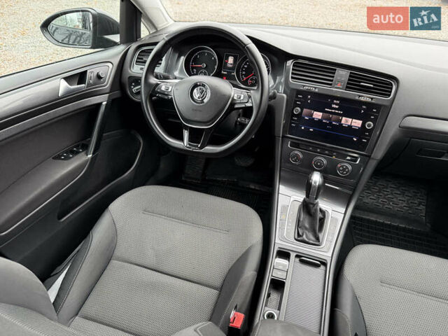 Серый Фольксваген Гольф, объемом двигателя 1.6 л и пробегом 234 тыс. км за 12300 $, фото 47 на Automoto.ua