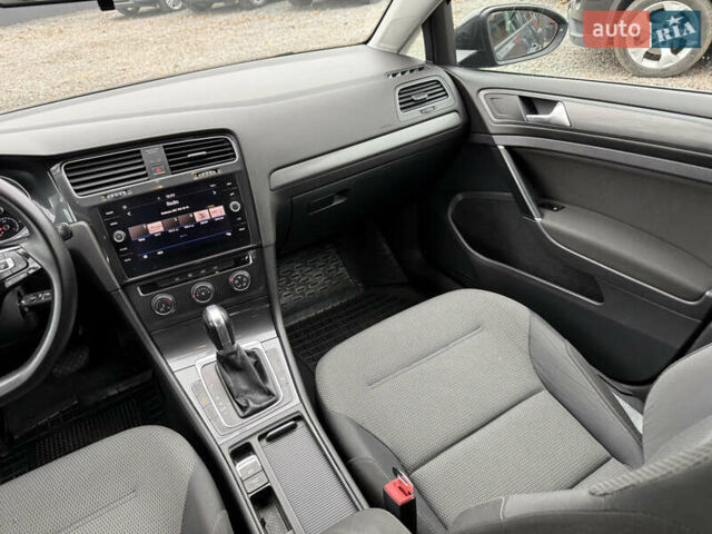 Серый Фольксваген Гольф, объемом двигателя 1.6 л и пробегом 234 тыс. км за 12300 $, фото 45 на Automoto.ua