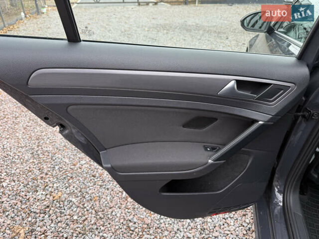 Серый Фольксваген Гольф, объемом двигателя 1.6 л и пробегом 234 тыс. км за 12300 $, фото 43 на Automoto.ua