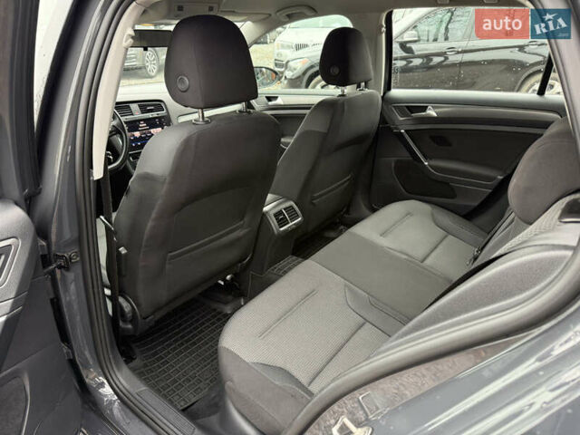 Серый Фольксваген Гольф, объемом двигателя 1.6 л и пробегом 234 тыс. км за 12300 $, фото 42 на Automoto.ua