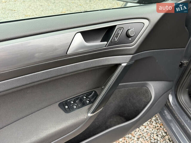 Серый Фольксваген Гольф, объемом двигателя 1.6 л и пробегом 234 тыс. км за 12300 $, фото 29 на Automoto.ua