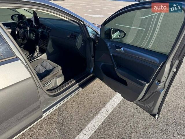 Фольксваген Гольф 2017 в Каменце-Подольском на Automoto.ua Серый Фольксваген Гольф, объемом двигателя 1.6 л и пробегом 201 тыс. км за 15300 $, фото 9 на Automoto.ua