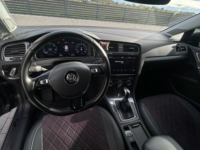 Серый Фольксваген Гольф, объемом двигателя 0 л и пробегом 180 тыс. км за 13500 $, фото 5 на Automoto.ua