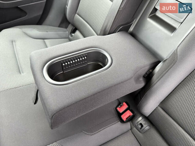 Серый Фольксваген Гольф, объемом двигателя 1.6 л и пробегом 234 тыс. км за 12300 $, фото 44 на Automoto.ua