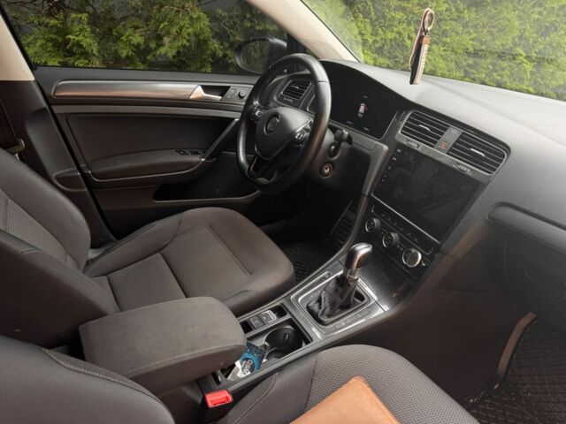 Серый Фольксваген Гольф, объемом двигателя 0 л и пробегом 125 тыс. км за 12200 $, фото 2 на Automoto.ua