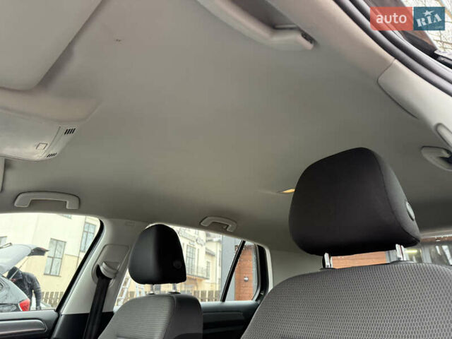 Серый Фольксваген Гольф, объемом двигателя 1.6 л и пробегом 234 тыс. км за 12300 $, фото 41 на Automoto.ua