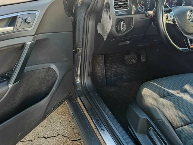 Серый Фольксваген Гольф, объемом двигателя 0 л и пробегом 120 тыс. км за 11000 $, фото 4 на Automoto.ua