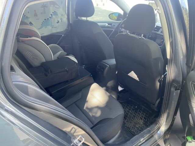 Серый Фольксваген Гольф, объемом двигателя 0 л и пробегом 123 тыс. км за 11300 $, фото 4 на Automoto.ua