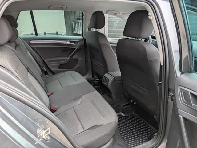 Серый Фольксваген Гольф, объемом двигателя 0 л и пробегом 157 тыс. км за 10400 $, фото 9 на Automoto.ua