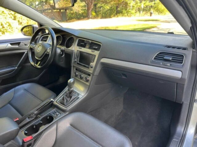 Серый Фольксваген Гольф, объемом двигателя 1.8 л и пробегом 61 тыс. км за 9500 $, фото 9 на Automoto.ua