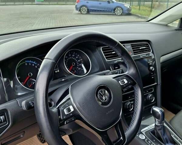 Сірий Фольксваген Гольф, об'ємом двигуна 0 л та пробігом 112 тис. км за 13300 $, фото 4 на Automoto.ua