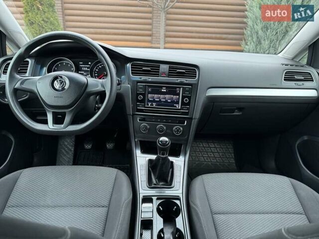 Серый Фольксваген Гольф, объемом двигателя 1 л и пробегом 230 тыс. км за 11300 $, фото 49 на Automoto.ua