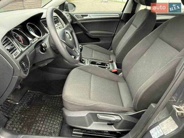 Серый Фольксваген Гольф, объемом двигателя 1 л и пробегом 230 тыс. км за 11300 $, фото 29 на Automoto.ua