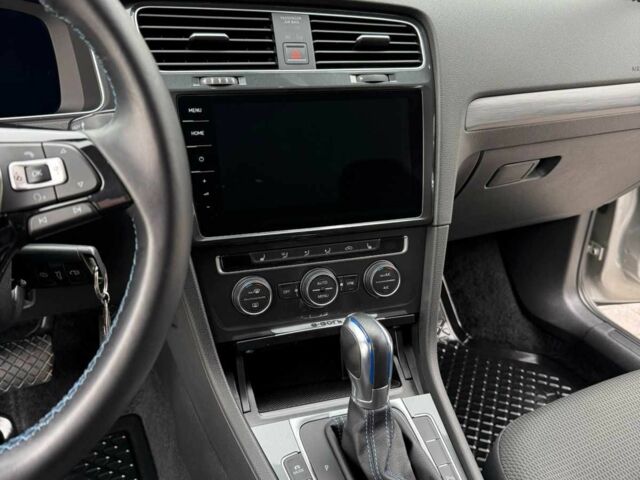 Серый Фольксваген Гольф, объемом двигателя 0 л и пробегом 101 тыс. км за 11000 $, фото 13 на Automoto.ua