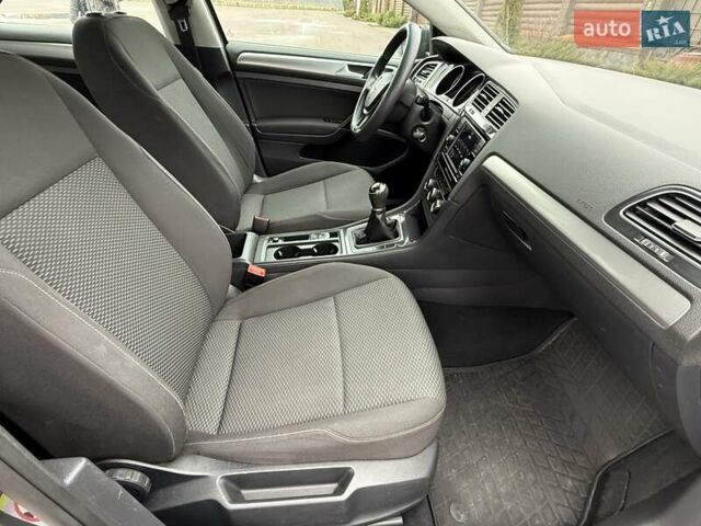 Серый Фольксваген Гольф, объемом двигателя 1 л и пробегом 230 тыс. км за 11300 $, фото 40 на Automoto.ua