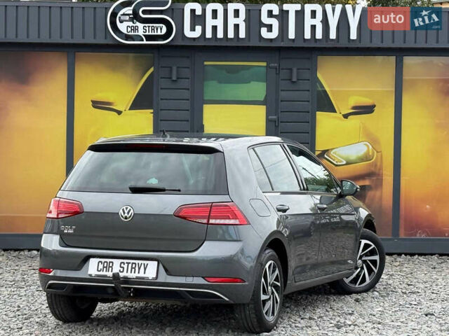 Серый Фольксваген Гольф, объемом двигателя 1.6 л и пробегом 234 тыс. км за 15900 $, фото 5 на Automoto.ua