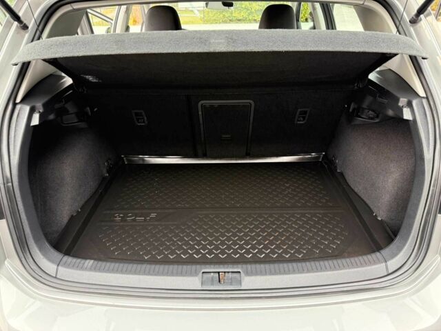 Серый Фольксваген Гольф, объемом двигателя 0 л и пробегом 101 тыс. км за 11000 $, фото 10 на Automoto.ua