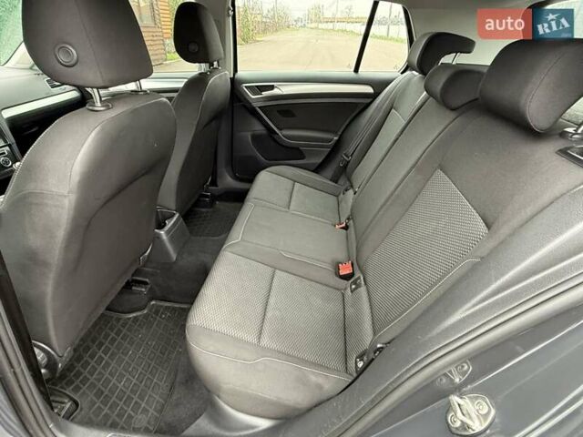 Серый Фольксваген Гольф, объемом двигателя 1 л и пробегом 230 тыс. км за 11300 $, фото 38 на Automoto.ua
