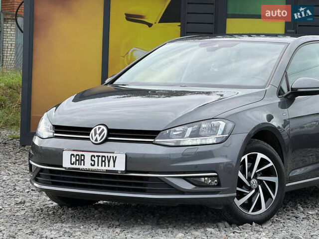 Серый Фольксваген Гольф, объемом двигателя 1.6 л и пробегом 234 тыс. км за 15900 $, фото 13 на Automoto.ua