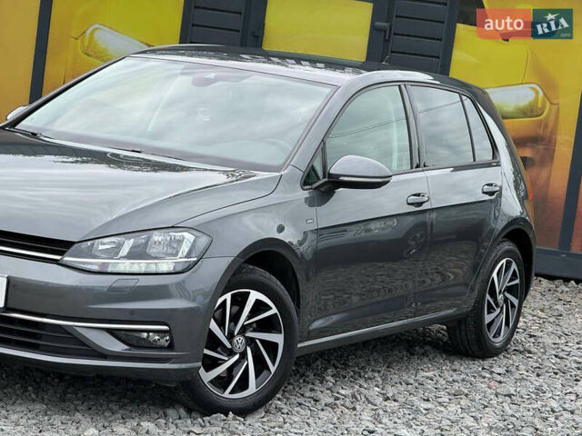 Серый Фольксваген Гольф, объемом двигателя 1.6 л и пробегом 234 тыс. км за 15900 $, фото 12 на Automoto.ua