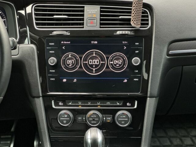 Серый Фольксваген Гольф, объемом двигателя 2 л и пробегом 52 тыс. км за 24950 $, фото 12 на Automoto.ua