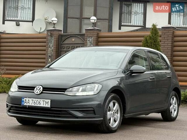 Серый Фольксваген Гольф, объемом двигателя 1 л и пробегом 230 тыс. км за 11300 $, фото 3 на Automoto.ua