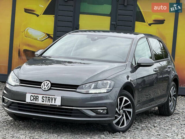 Серый Фольксваген Гольф, объемом двигателя 1.6 л и пробегом 234 тыс. км за 15300 $, фото 11 на Automoto.ua