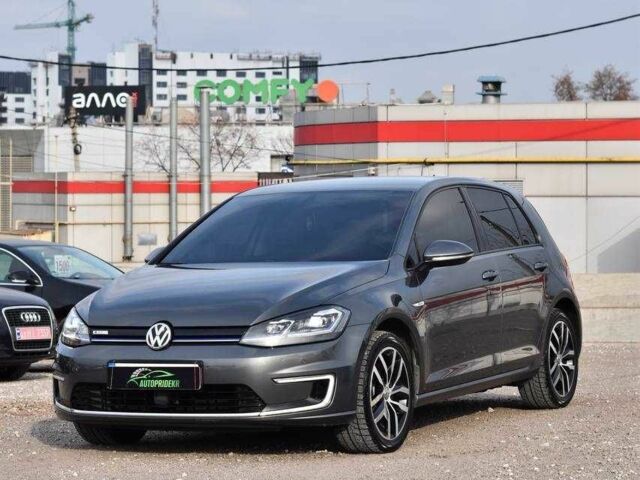 Серый Фольксваген Гольф, объемом двигателя 0 л и пробегом 141 тыс. км за 13200 $, фото 6 на Automoto.ua