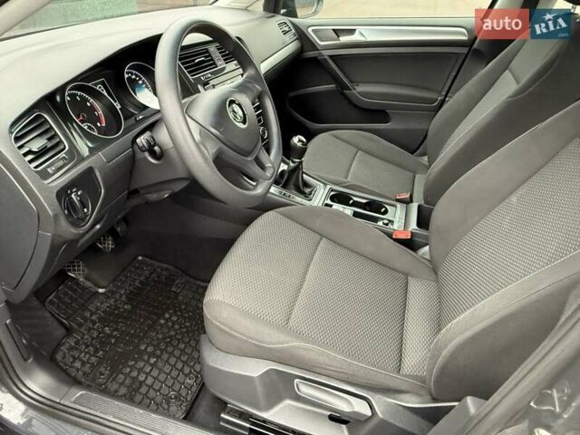 Серый Фольксваген Гольф, объемом двигателя 1 л и пробегом 230 тыс. км за 11300 $, фото 31 на Automoto.ua