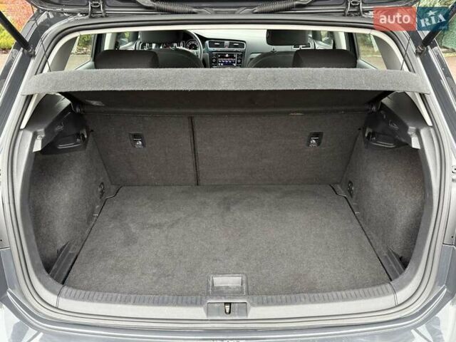 Серый Фольксваген Гольф, объемом двигателя 1 л и пробегом 230 тыс. км за 11300 $, фото 54 на Automoto.ua