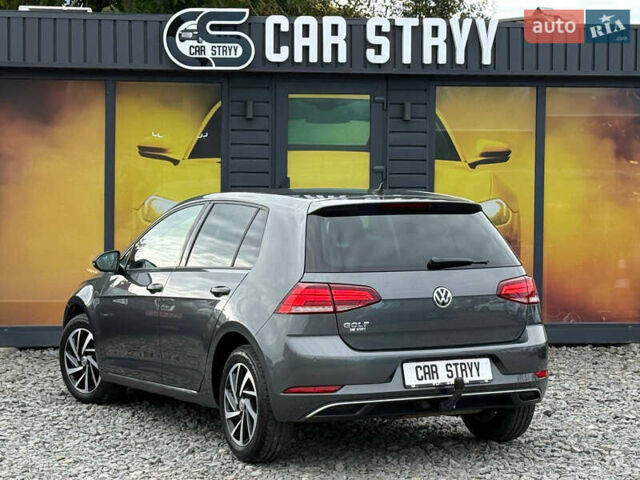 Серый Фольксваген Гольф, объемом двигателя 1.6 л и пробегом 234 тыс. км за 15300 $, фото 2 на Automoto.ua