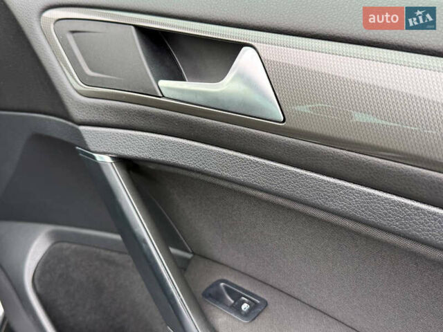 Серый Фольксваген Гольф, объемом двигателя 1.6 л и пробегом 234 тыс. км за 15900 $, фото 42 на Automoto.ua