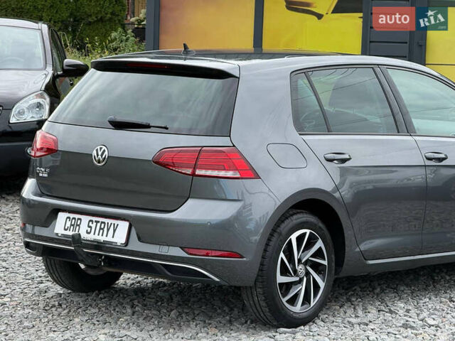 Серый Фольксваген Гольф, объемом двигателя 1.6 л и пробегом 234 тыс. км за 15900 $, фото 31 на Automoto.ua