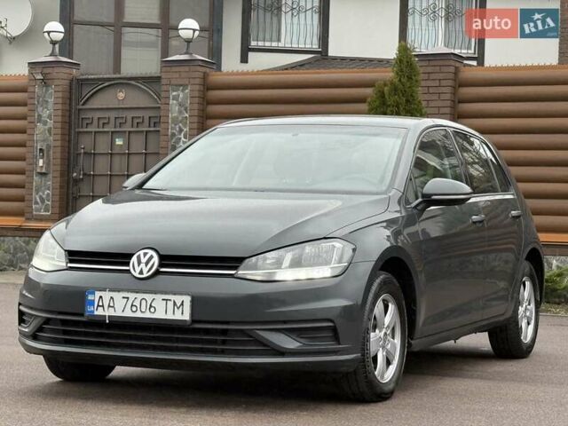 Серый Фольксваген Гольф, объемом двигателя 1 л и пробегом 230 тыс. км за 11300 $, фото 1 на Automoto.ua