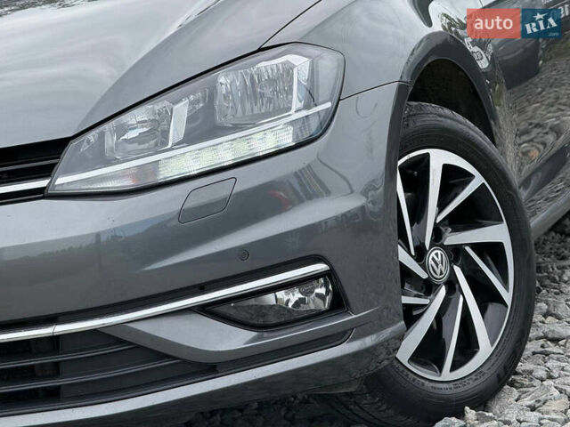 Серый Фольксваген Гольф, объемом двигателя 1.6 л и пробегом 234 тыс. км за 15900 $, фото 24 на Automoto.ua