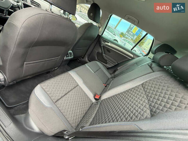 Серый Фольксваген Гольф, объемом двигателя 1.6 л и пробегом 234 тыс. км за 15300 $, фото 46 на Automoto.ua