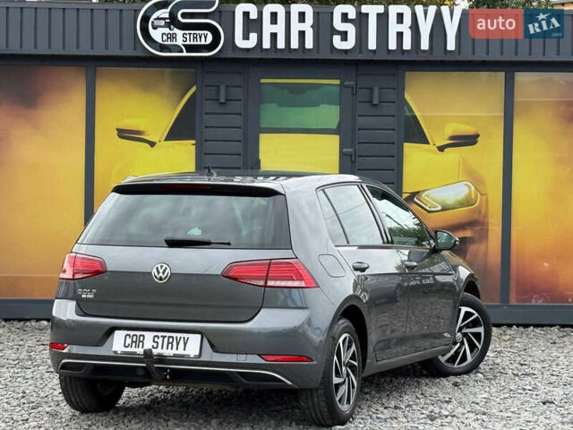 Серый Фольксваген Гольф, объемом двигателя 1.6 л и пробегом 234 тыс. км за 15300 $, фото 3 на Automoto.ua