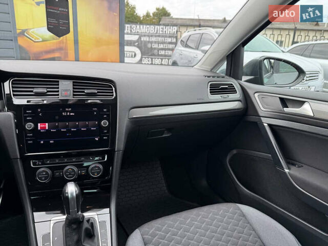 Серый Фольксваген Гольф, объемом двигателя 1.6 л и пробегом 234 тыс. км за 15300 $, фото 41 на Automoto.ua